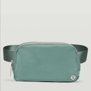 Lululemon everywhere belt bag
